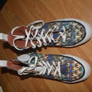 Converse - never worn